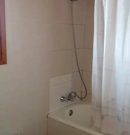 Refugi Cap Del Rec Hostal